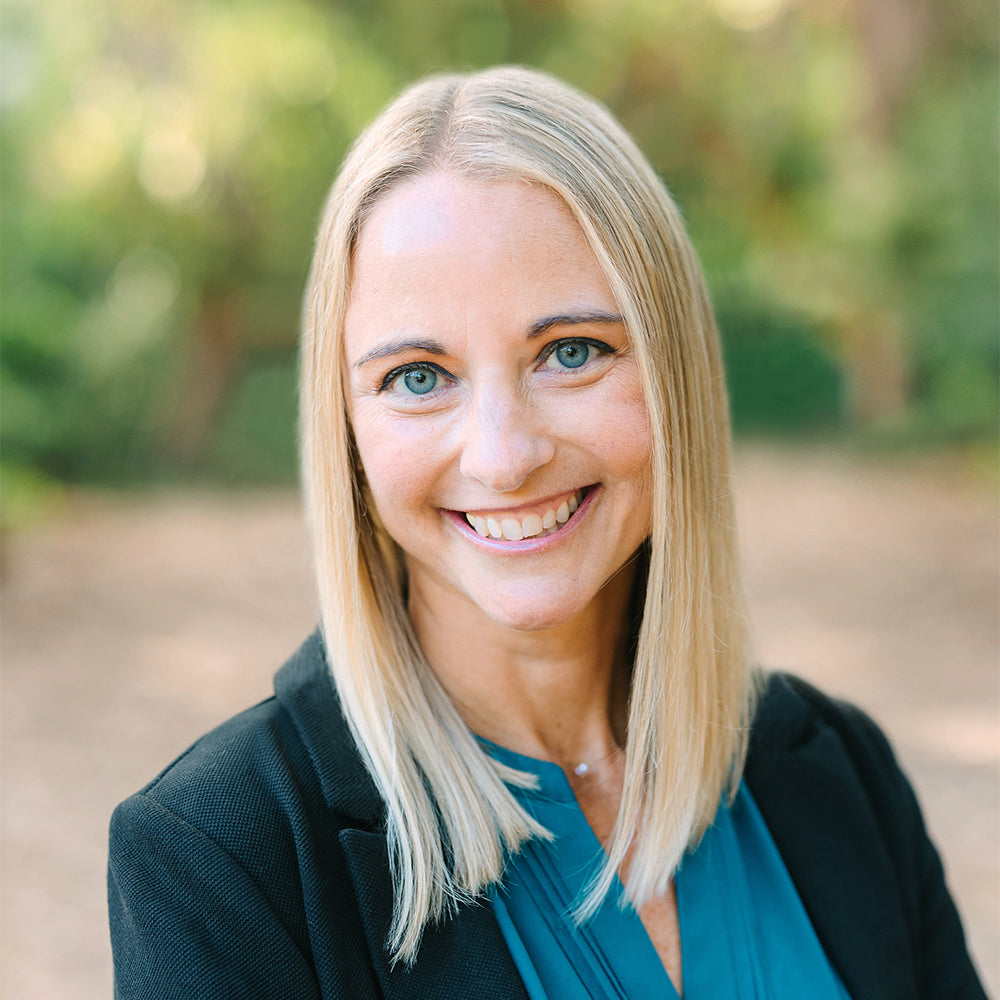 lisa-headshot-square.jpg
